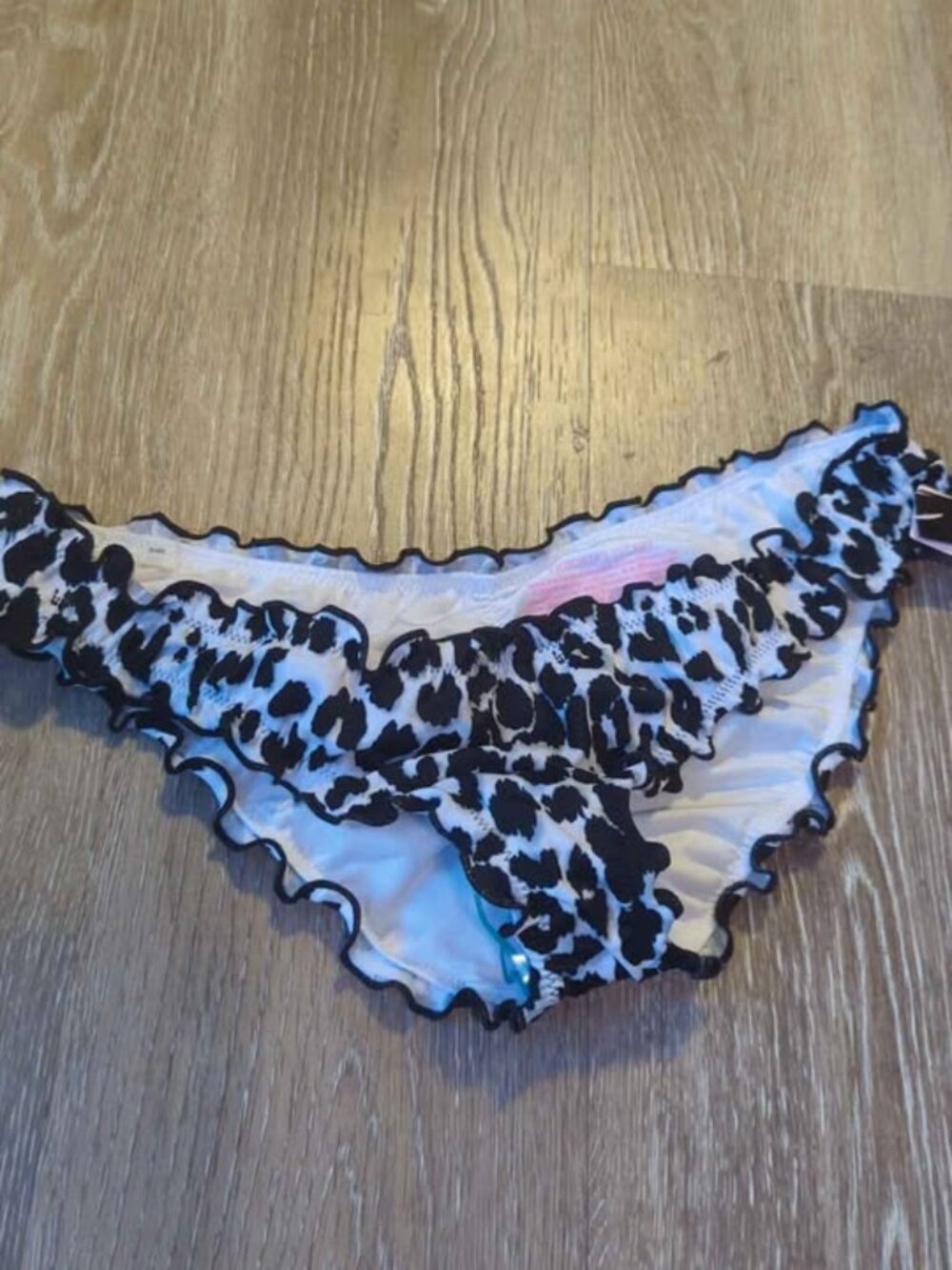 Victoria's Secret Leopard Print Ruffle Bikini Bottom size small new
